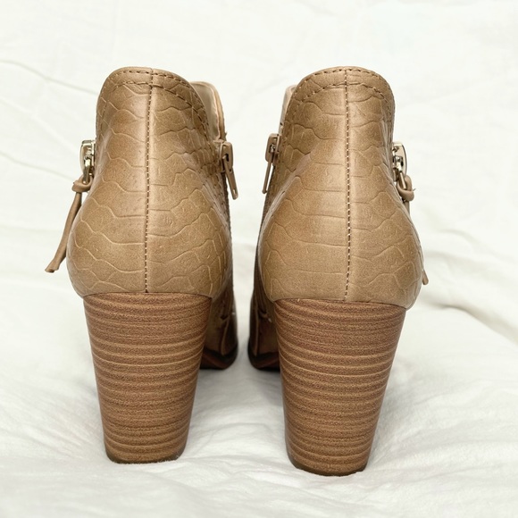 Cream/Tan Vegan Leather Ankle Booties Call It Spring - Picture 4 of 6